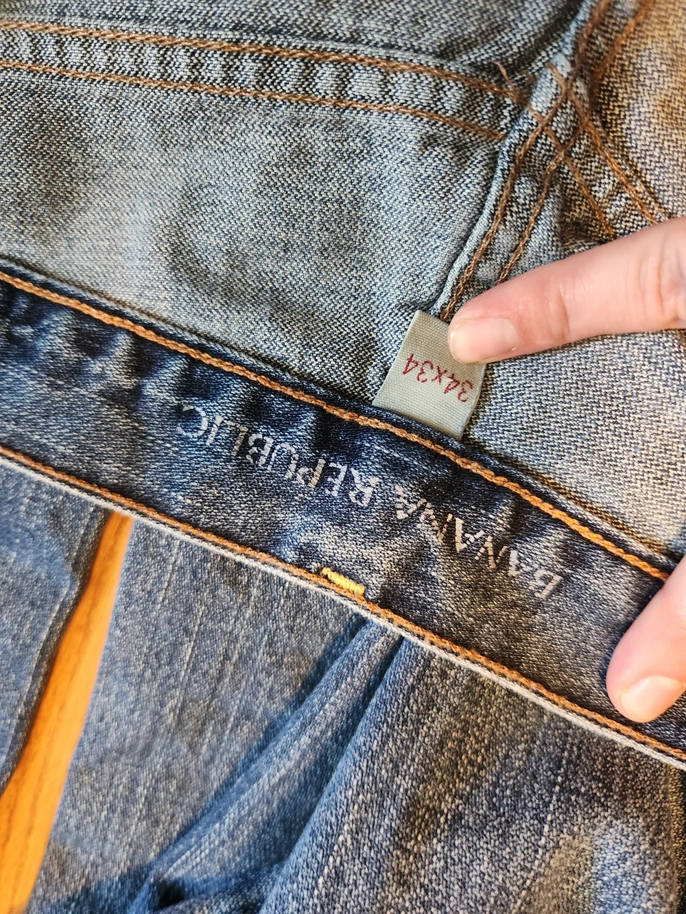 Banana Republic Men's Medium Blue Relaxed Jeans